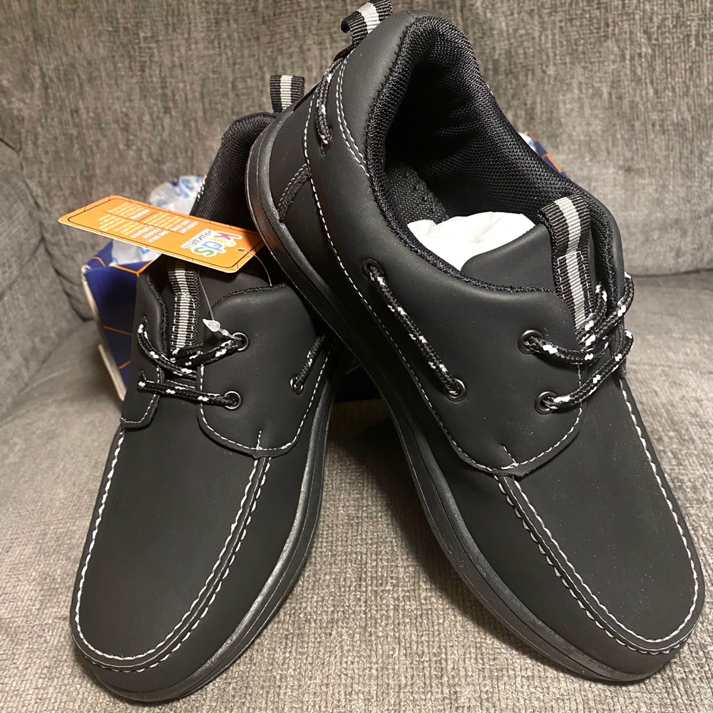 NWT Hawkwell Boys Loafer Casual School Flat Boat Shoes/ Black/ Big Kid Size 4